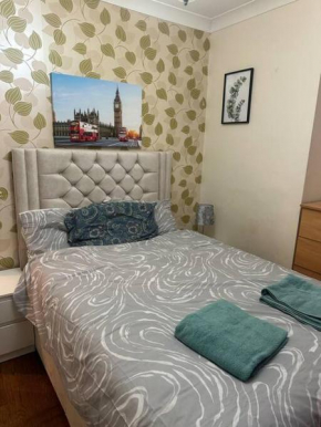 Amazing Wood Street ground floor flat A